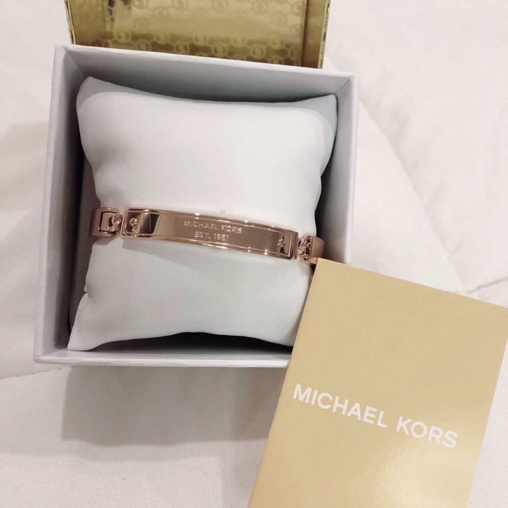 NEW NWT Michael Kors Heritage Plaque Bracelet